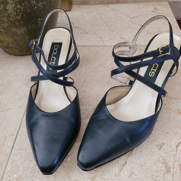 DOLCIS Navy Heels - Picture 3 of 9